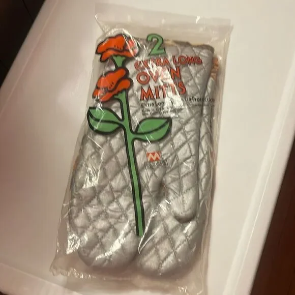 Silver Extra Long Oven Mitts - Picture 5 of 5